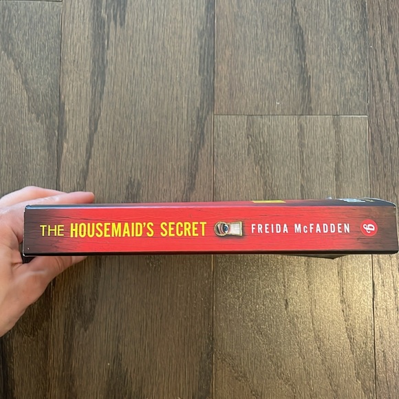 The Housemaid’s Secret - Freida McFadden - Picture 3 of 4